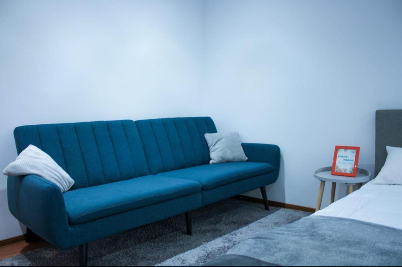 Vlad'S Downtown Apartment Petrila Екстериор снимка